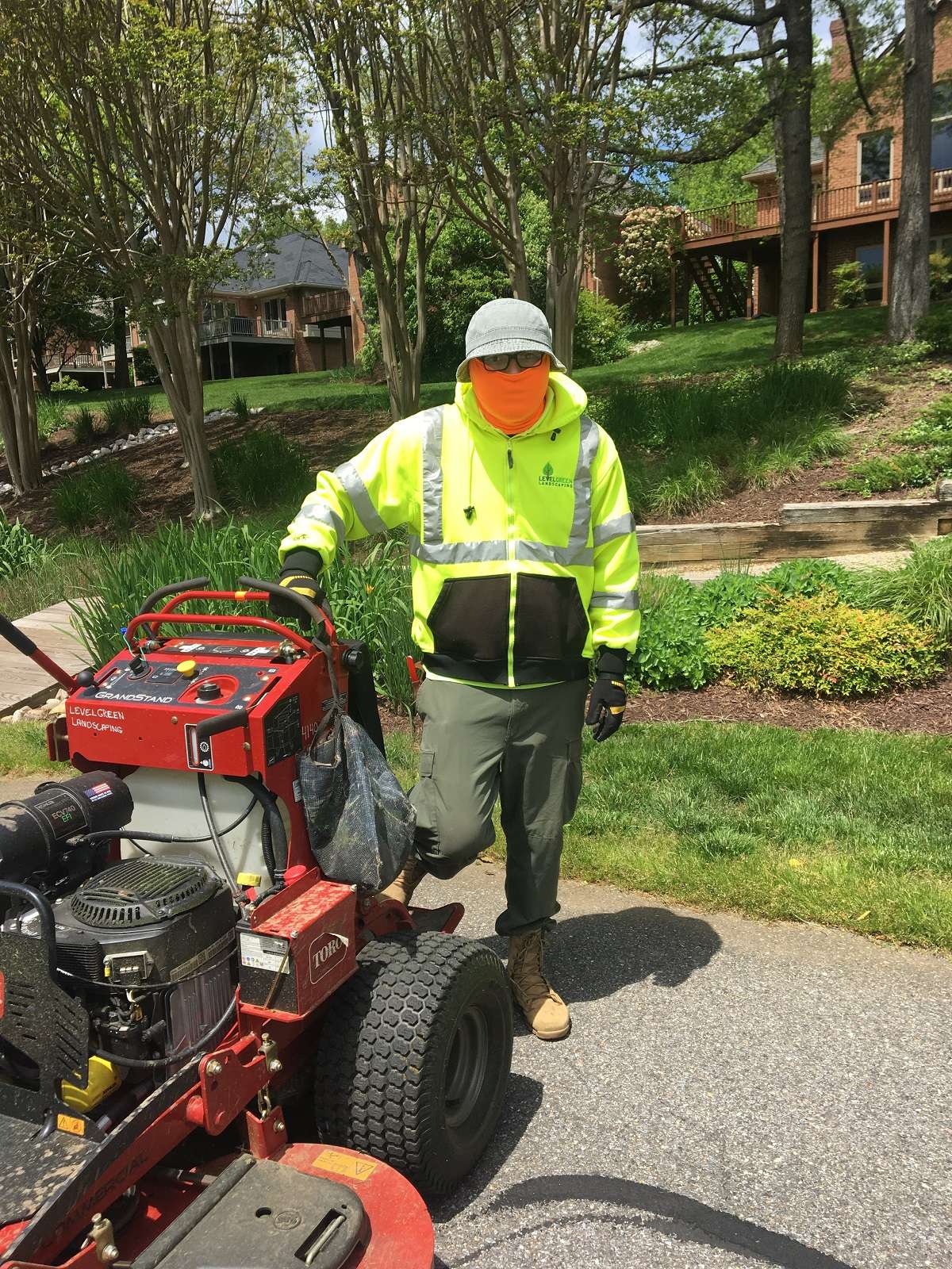 Landscaping dust deals mask